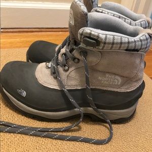 North Face Women’s Chilkat Boot size 8 1/2